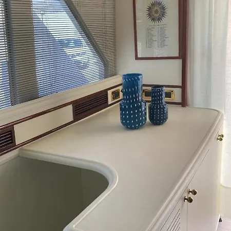 Bådhotel Benetti 83 Palermo
