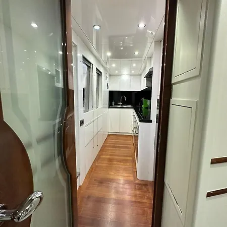 Bådhotel Benetti 83 *