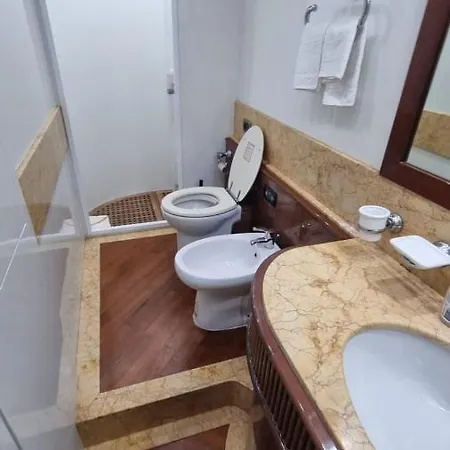 Bådhotel Benetti 83 Palermo
