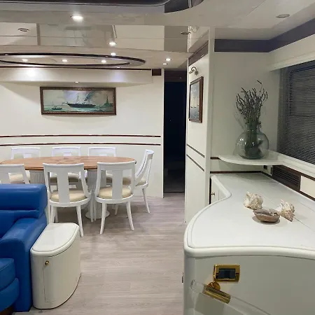 Benetti 83 *