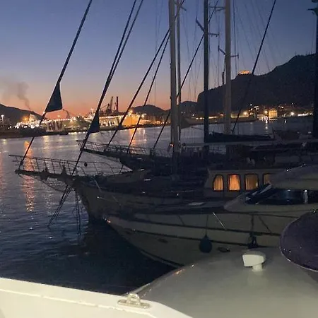 Benetti 83 Bådhotel Palermo
