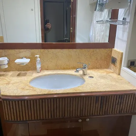 Bådhotel Benetti 83 *