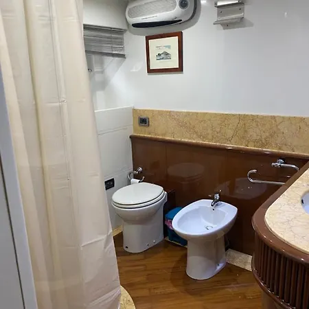 Bådhotel Benetti 83