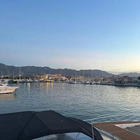 Benetti 83